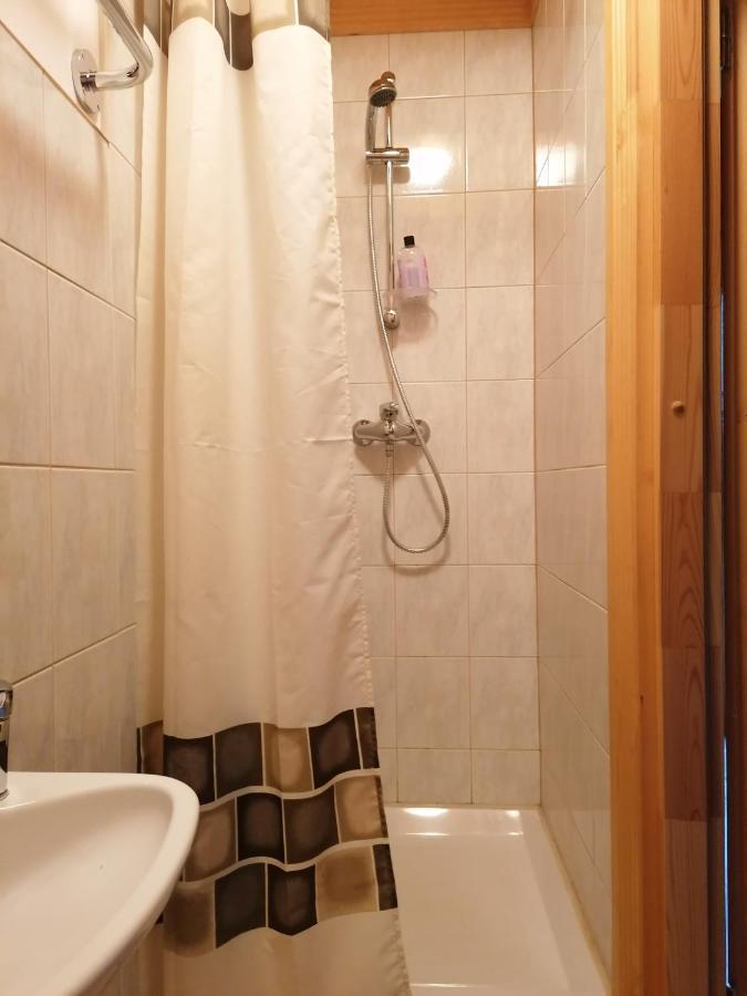 Guest House Unguri Stalbe Exterior photo